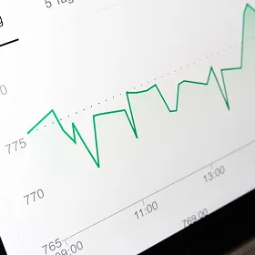 Korak 4 – Zagon in optimizacija digitalnega produkta. Spremljanje statistike na grafu.